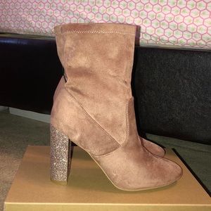 Mauve, heeled booties